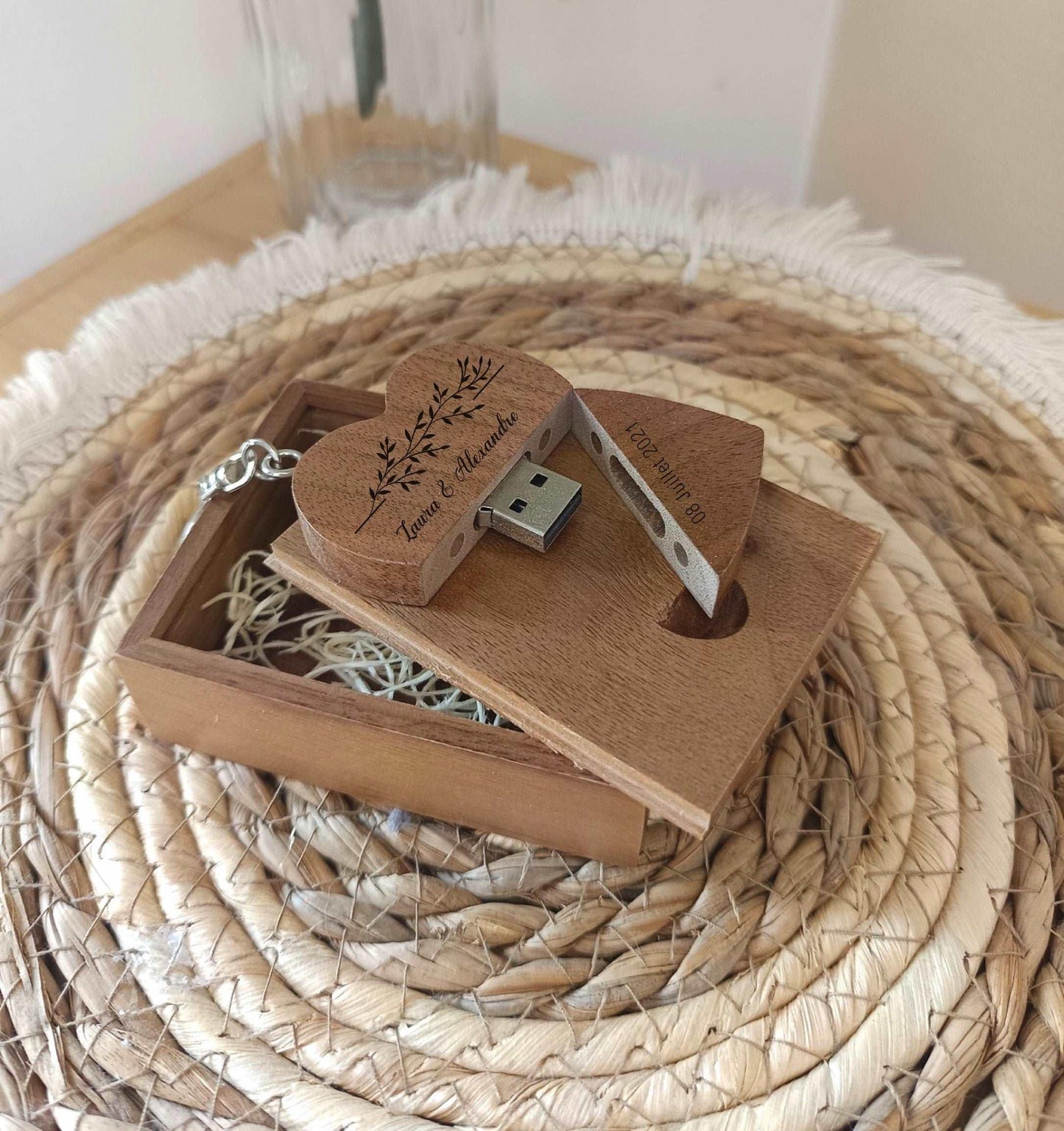 Coffret clé USB de 32Go en bois de Noyer, Coeur - Atelier Eli'magine