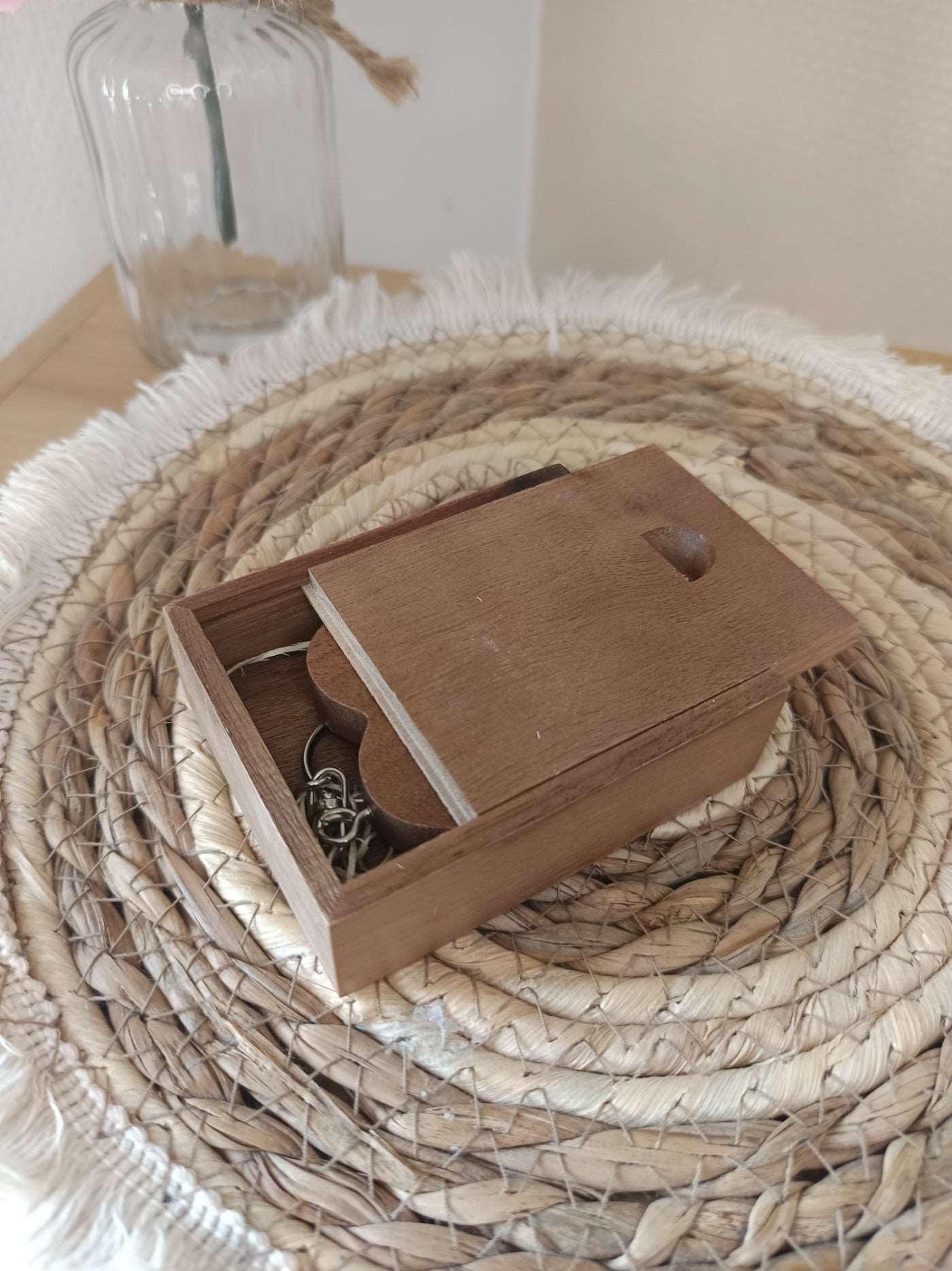 Coffret clé USB de 32Go en bois de Noyer, Coeur - Atelier Eli'magine