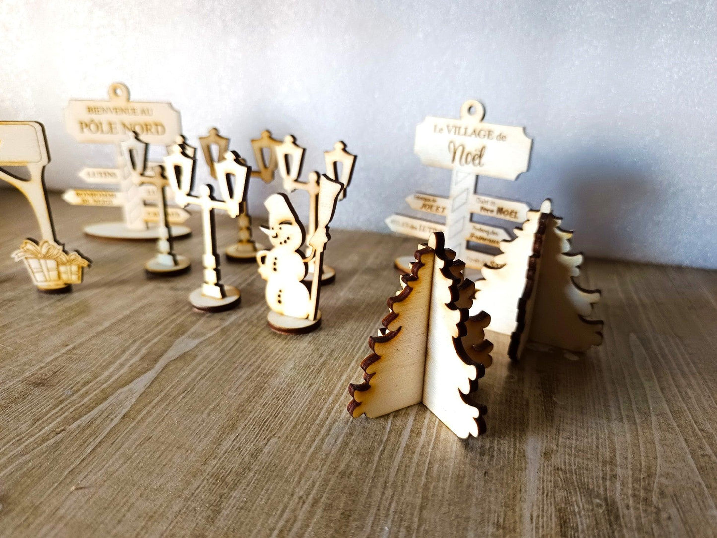 Accessoires en bois pour village de noël - Atelier Eli'magine