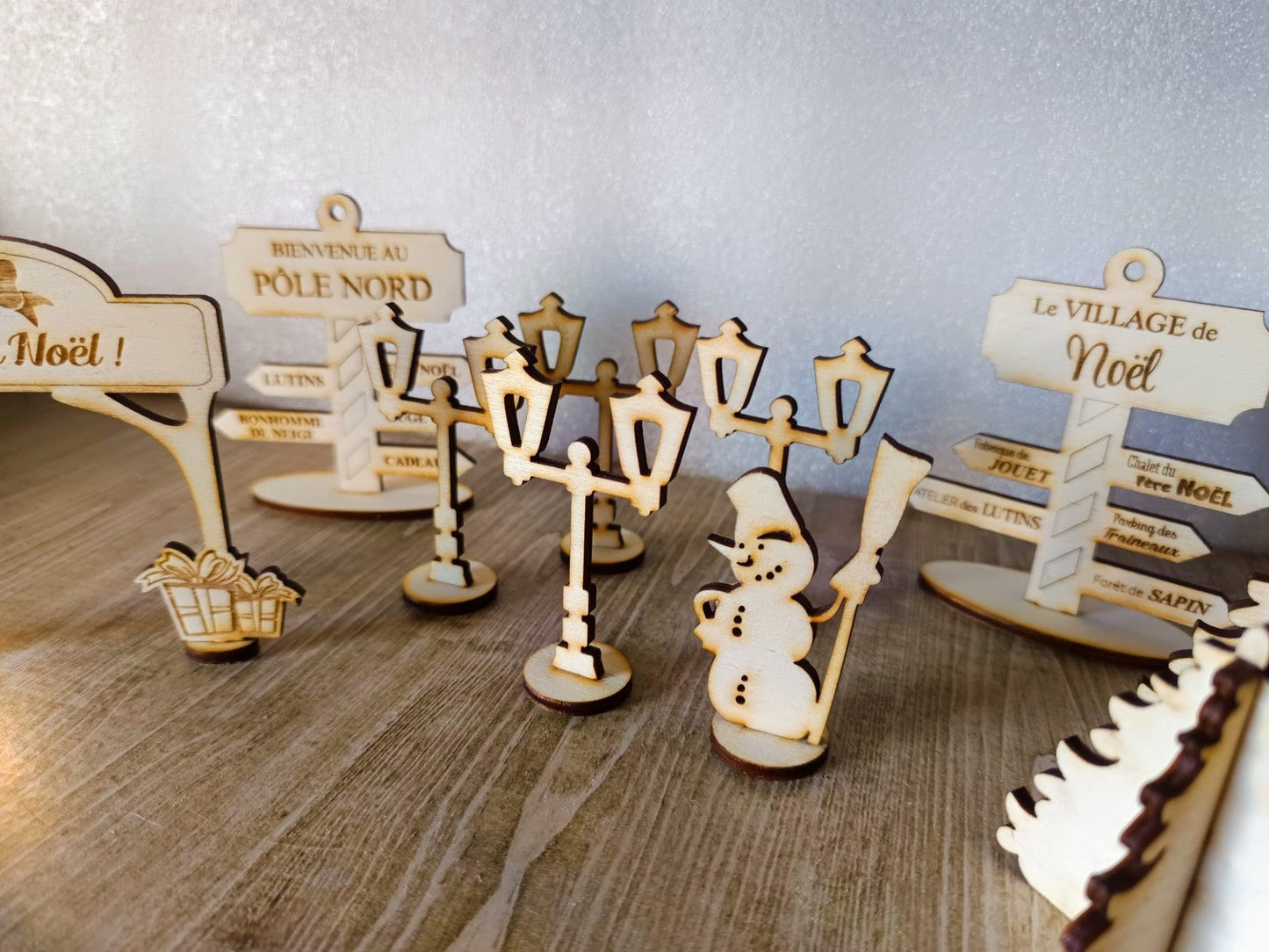 Accessoires en bois pour village de noël - Atelier Eli'magine