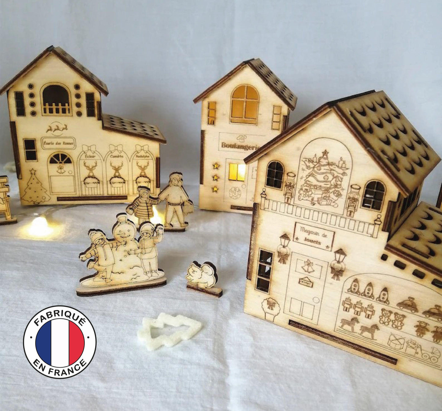 Grande Maison en bois style «Boutiques » village de noël avec LED - Atelier Eli'magine