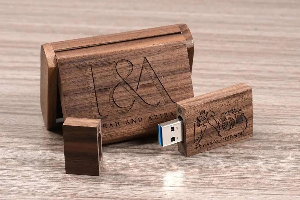 Coffret clé USB 3.0 de 32Go en bois de Noyer à personnaliser - Atelier Eli'magine