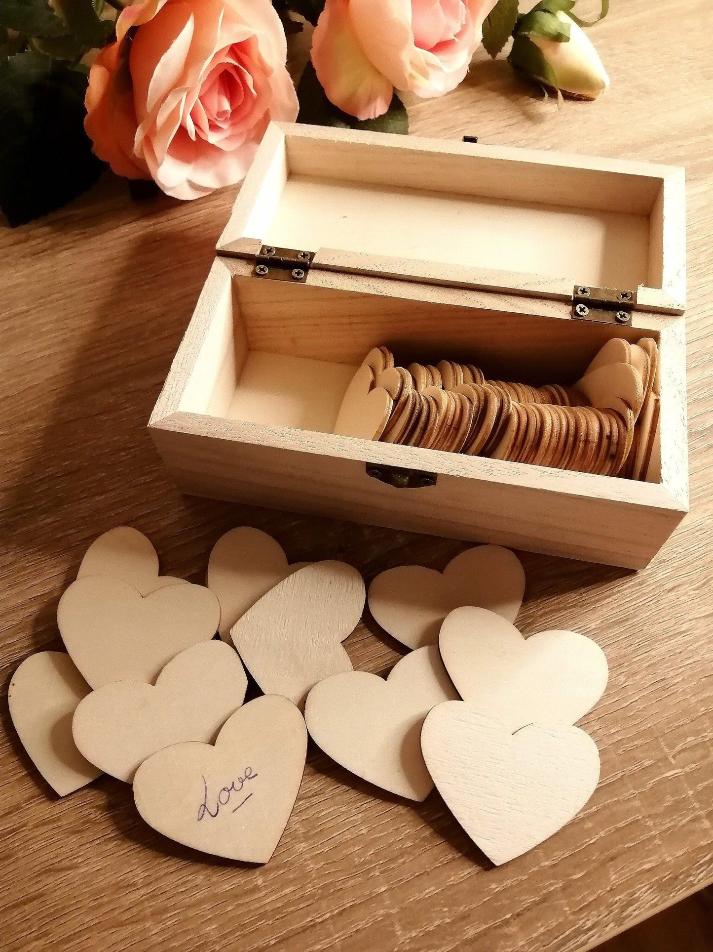 Livre d'or à personnaliser avec cœurs en bois - Atelier Eli'magine