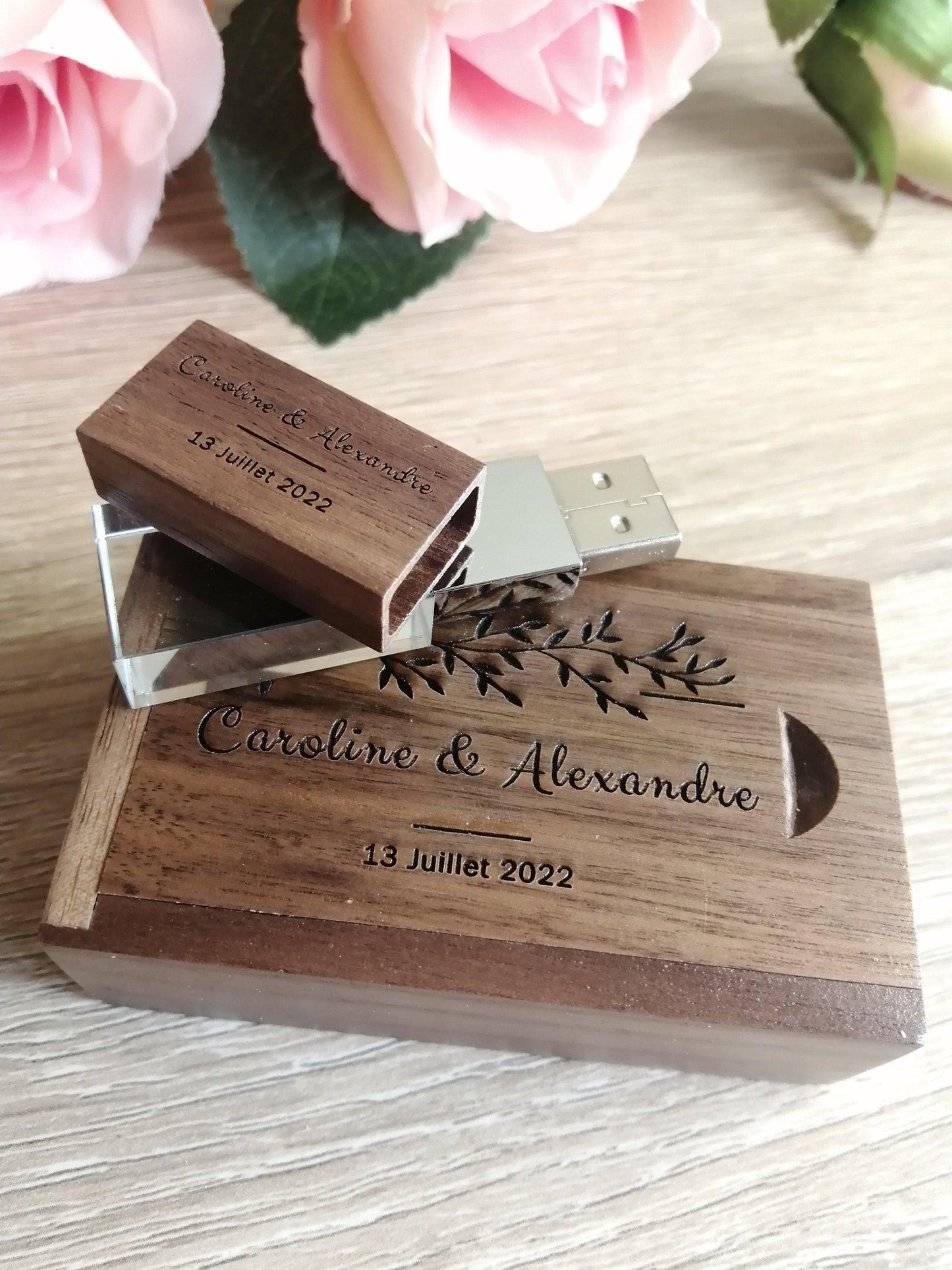 Coffret clé USB de 32Go en bois de Noyer à personnaliser - Atelier Eli'magine