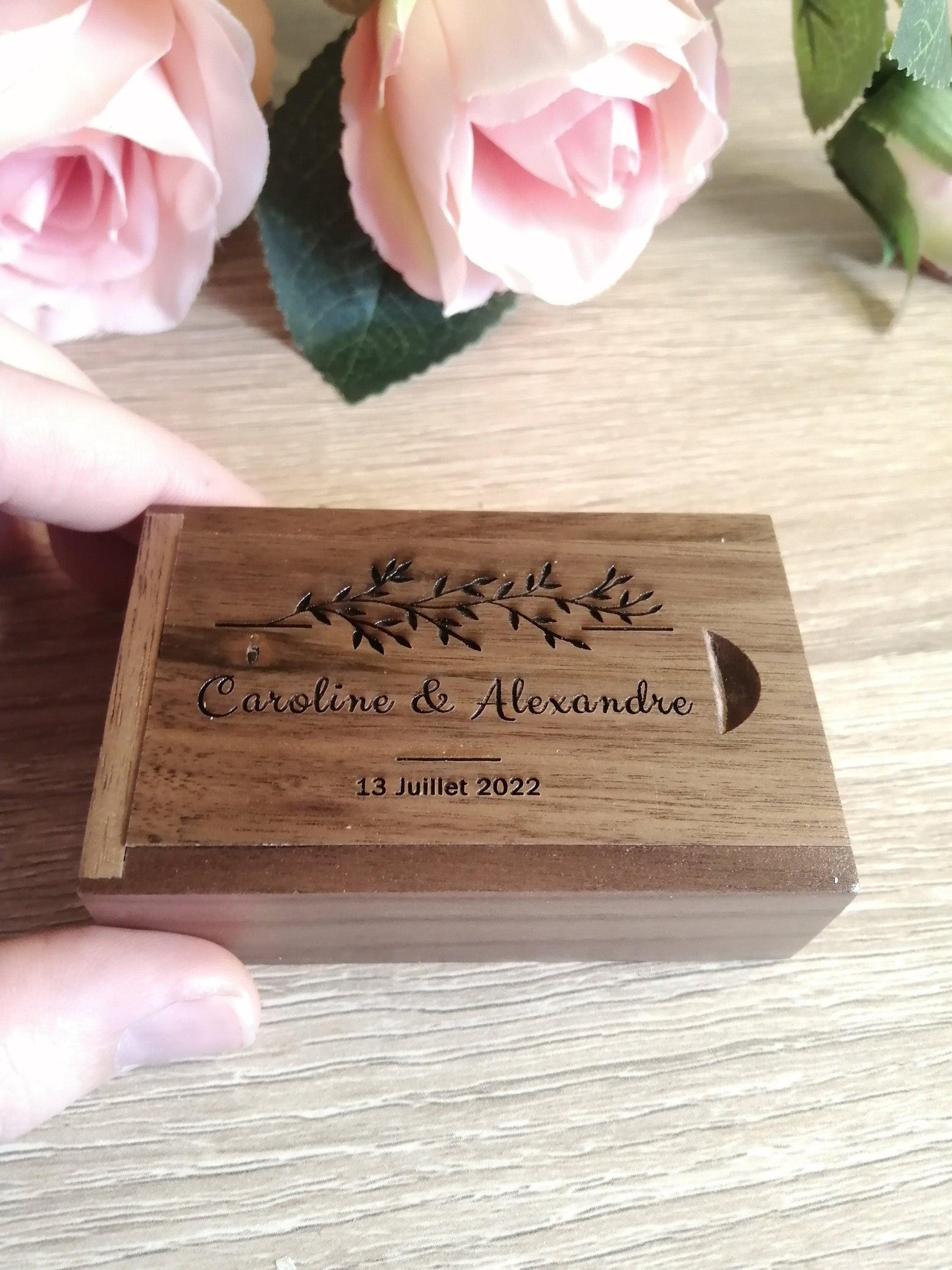 Coffret clé USB de 32Go en bois de Noyer à personnaliser - Atelier Eli'magine