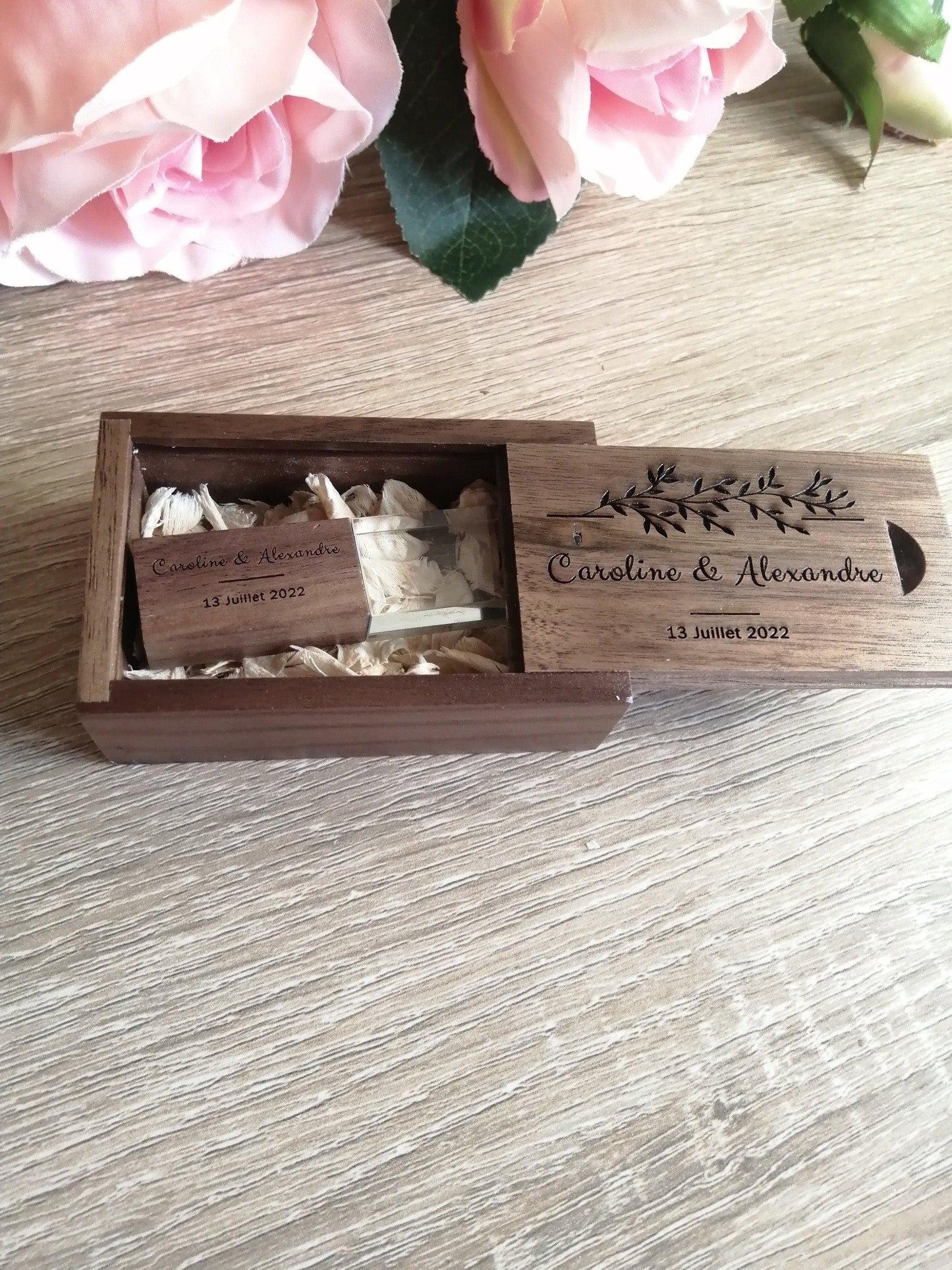 Coffret clé USB de 32Go en bois de Noyer à personnaliser - Atelier Eli'magine