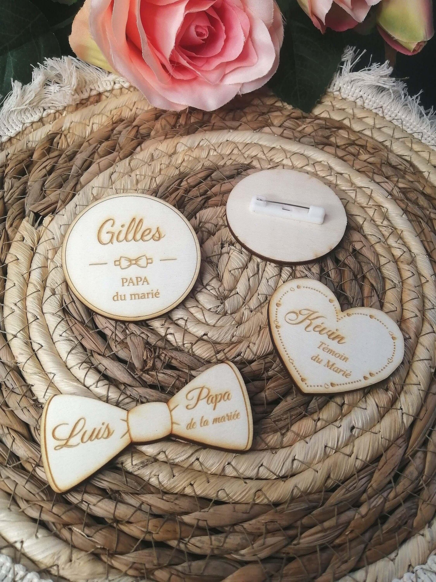 Badge mariage en bois personnalisé - Atelier Eli'magine