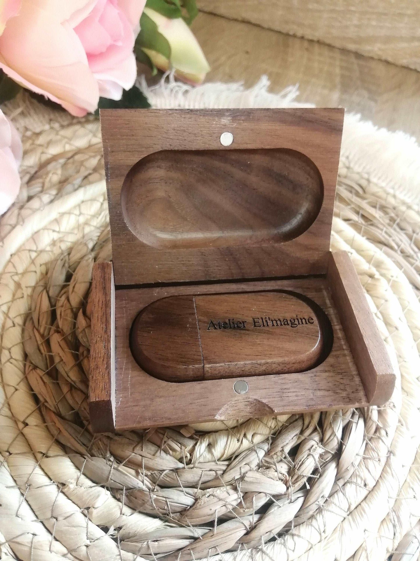 Coffret clé USB de 32Go en bois de Noyer à personnaliser - Atelier Eli'magine