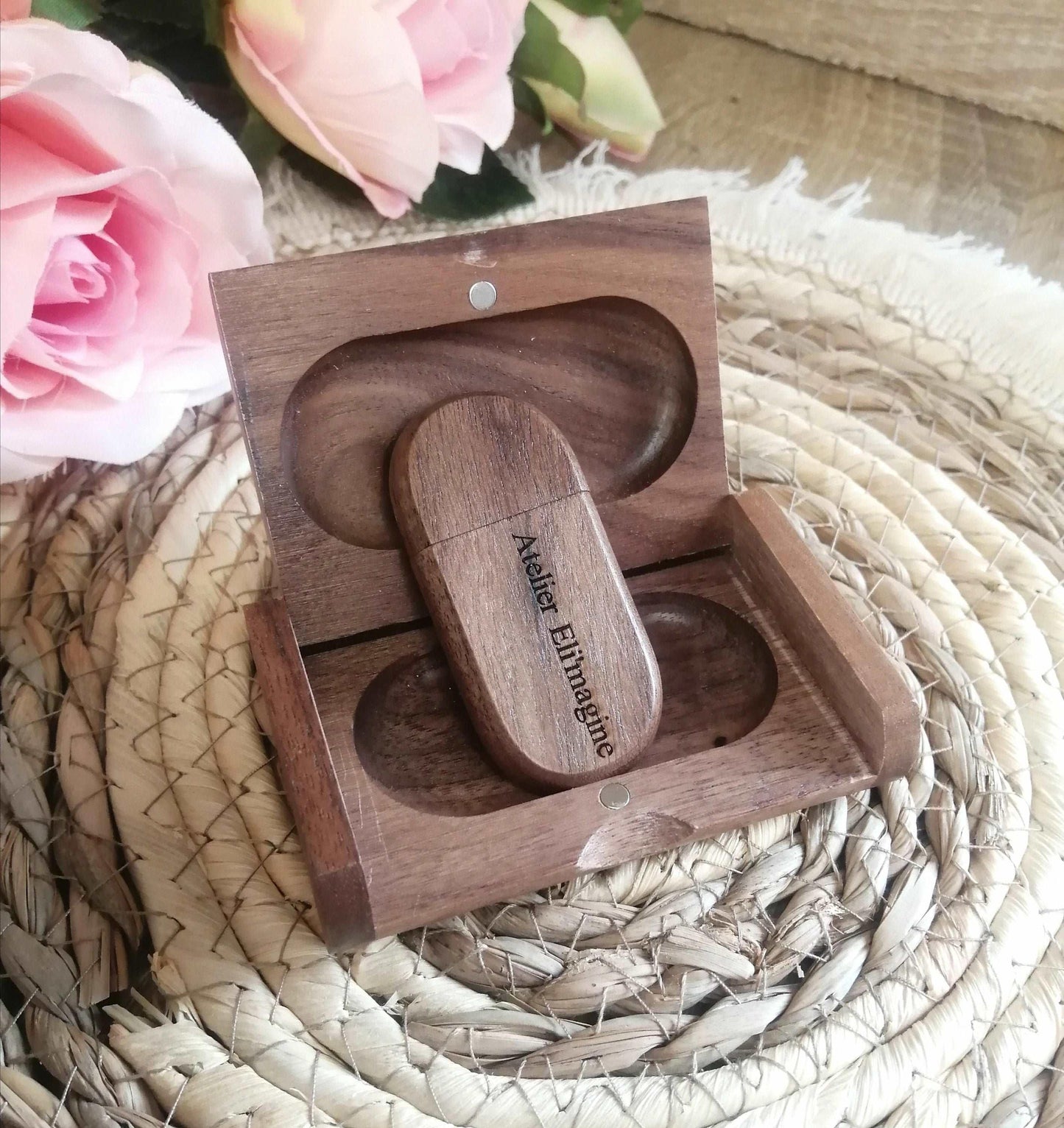 Coffret clé USB de 32Go en bois de Noyer à personnaliser - Atelier Eli'magine