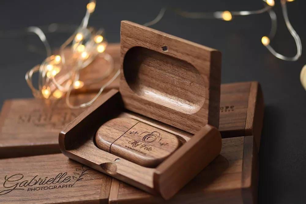 Coffret clé USB de 32Go en bois de Noyer à personnaliser - Atelier Eli'magine