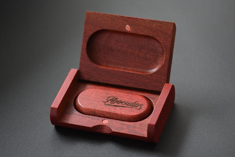 Coffret clé USB de 32Go en bois rouge à personnaliser - Atelier Eli'magine