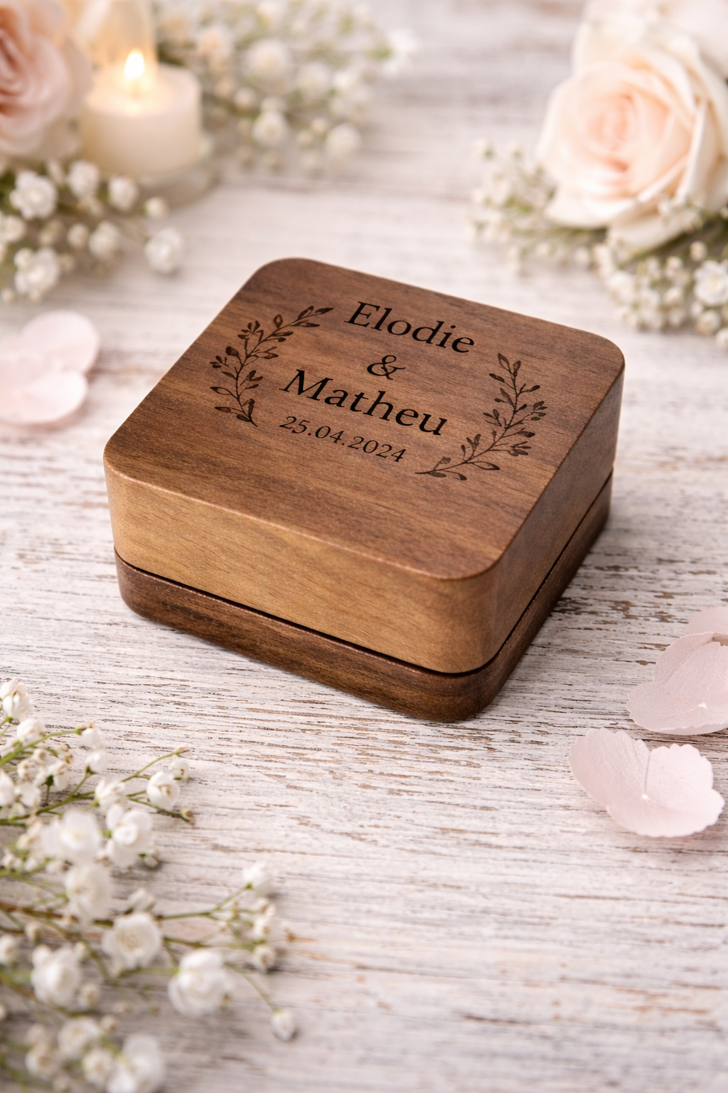 Boîte alliance personnaliser en bois de Noyer carré intérieur velour