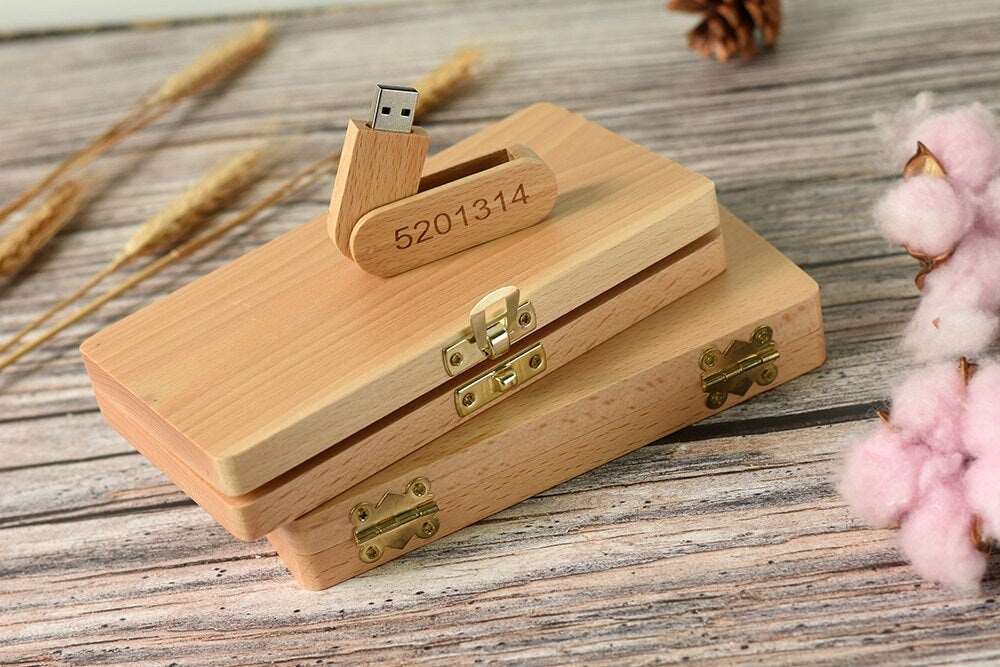 Coffret USB + stylo à bille en hêtre de 16 GO ou 32 GO à personnaliser en bois
