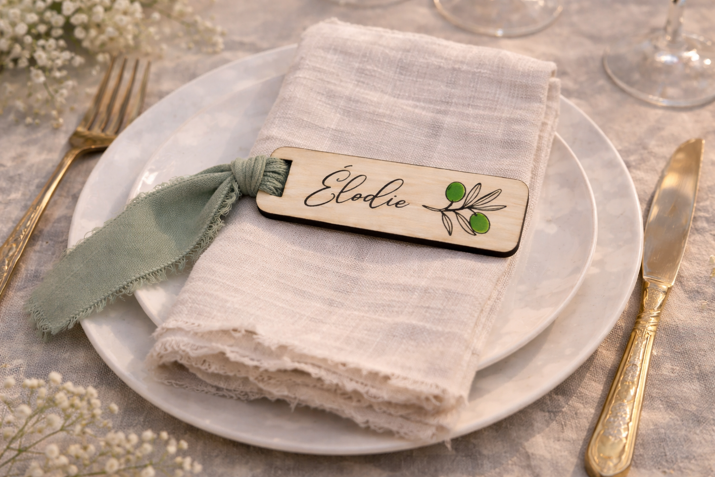 Marque place mariage bois personnalisé avec ruban soie